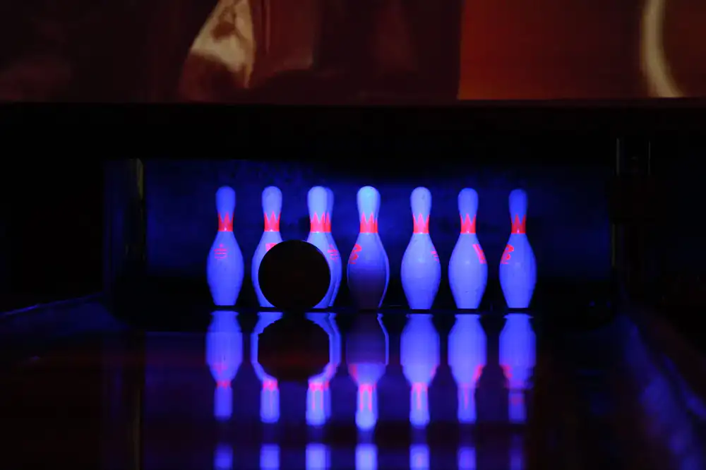 Vibrant glowing map pin showing arcade location